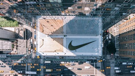 hoeveel kost het bedrijf nike|nike hoofdkantoor.